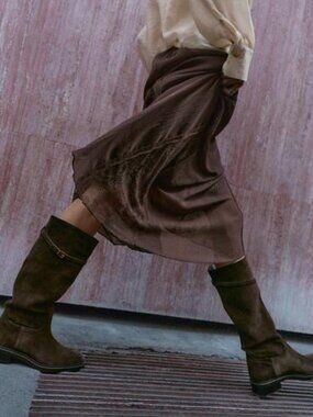 NWT ZARA Tall Brown Suede Boots • Flat Heel • Size 6 • Style 2050/610/700 •